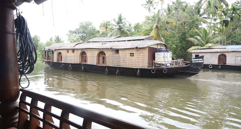 Minar De Lake Houseboats, Alleppey 5